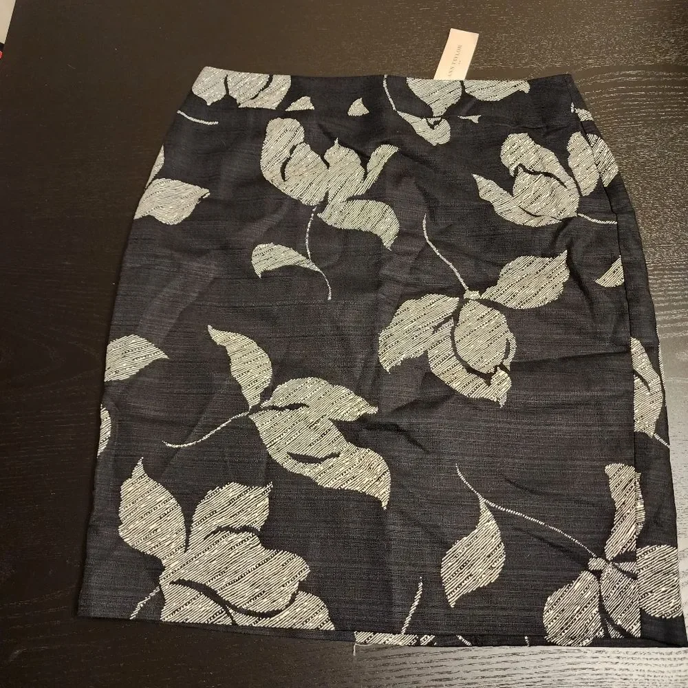 ANN TAYLOR PETITE Patterned Pencil Skirt